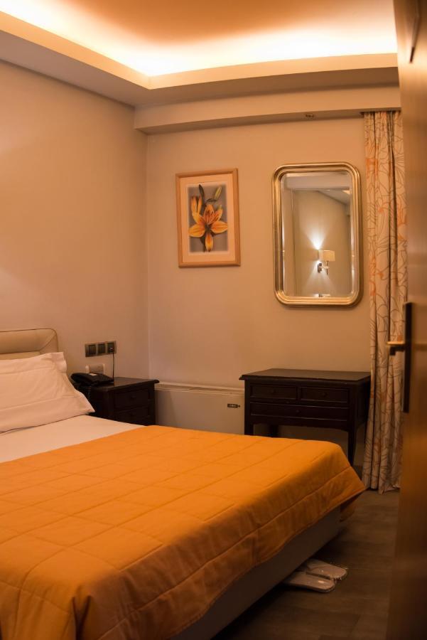 Hotel Maroussi Athens Exterior photo
